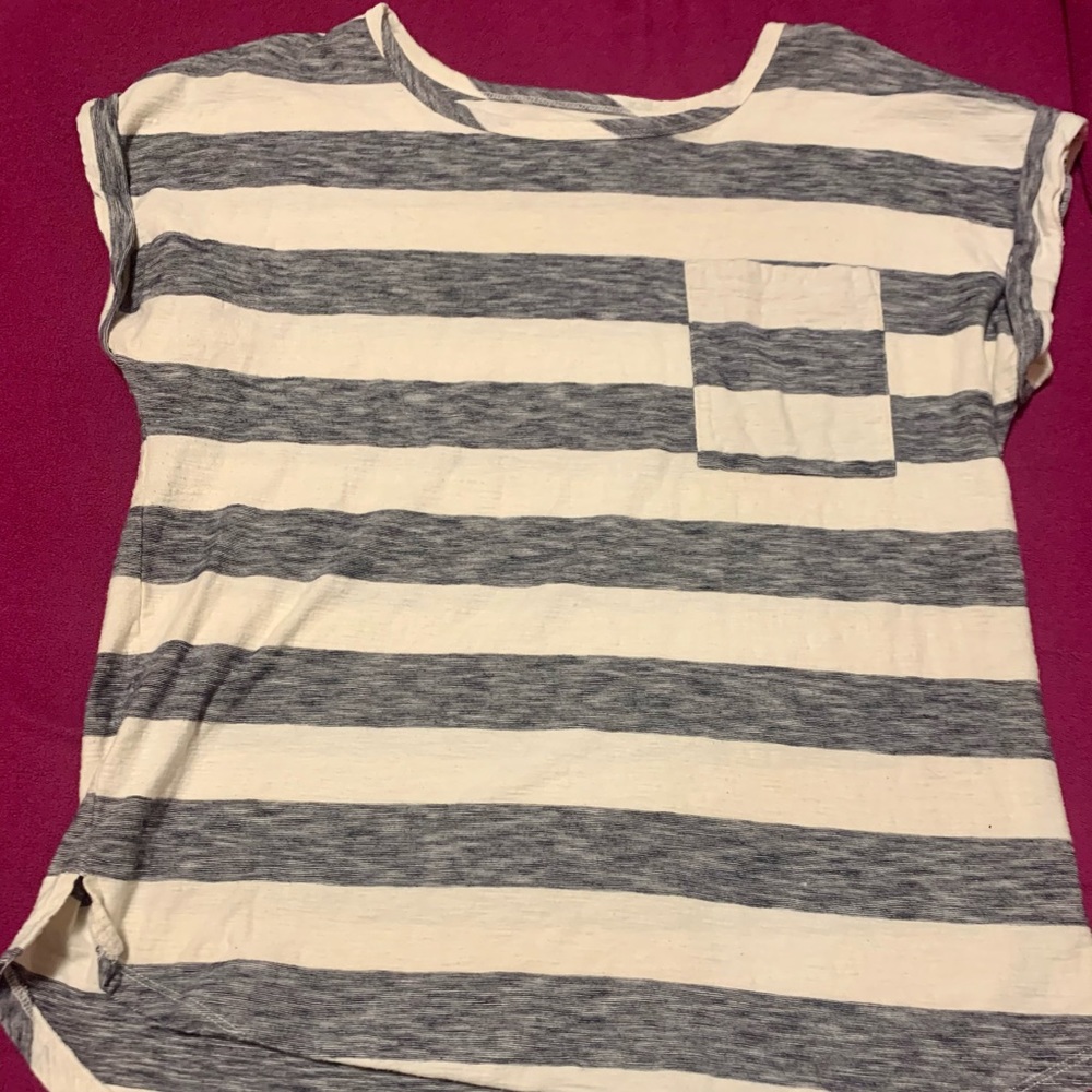 Merona women’s short sleeve top with pocket